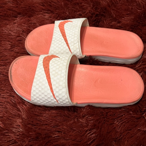Womans Nike slides, size 10 - Picture 2 of 3